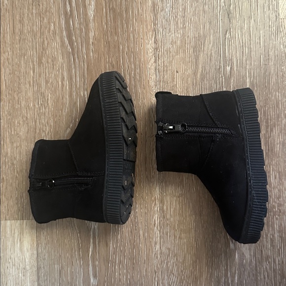 Cat & Jack Kids Black Ankle Boots - Picture 1 of 5